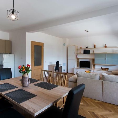 Seasons Apartmani Осиек Екстериор снимка