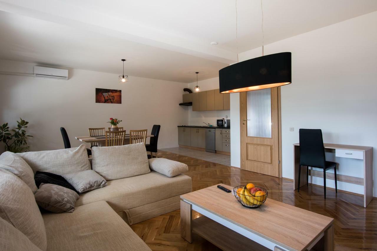 Seasons Apartmani Осиек Екстериор снимка