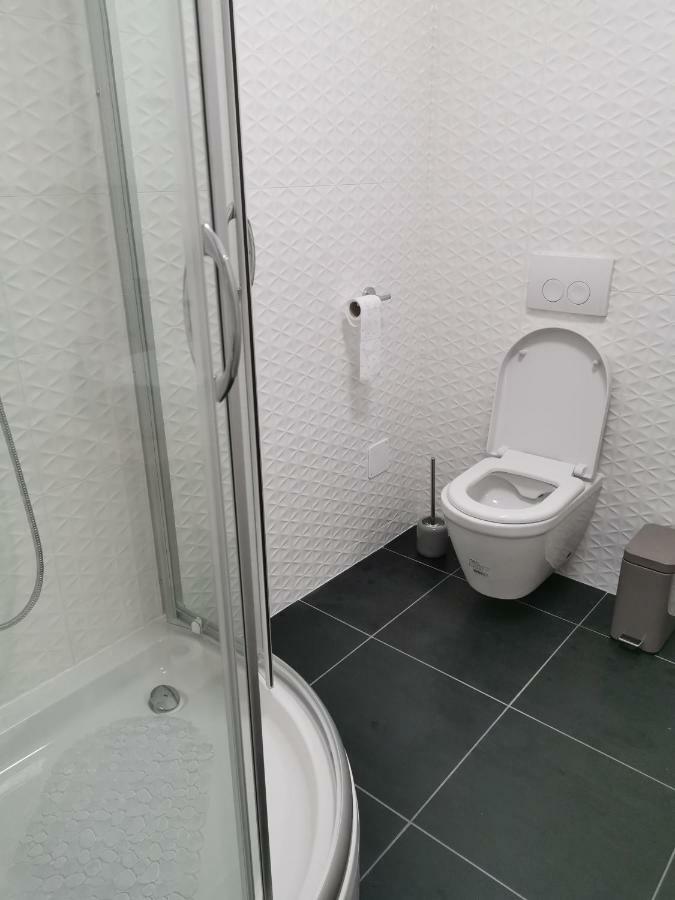 Seasons Apartmani Осиек Екстериор снимка